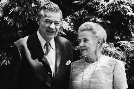 Alva Reimer Myrdal and Gunnar Myrdal.jpg