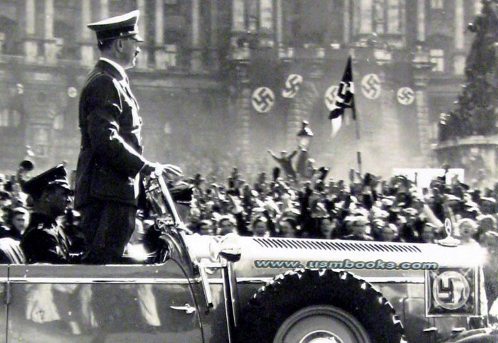 Hitler in Vienna.jpg