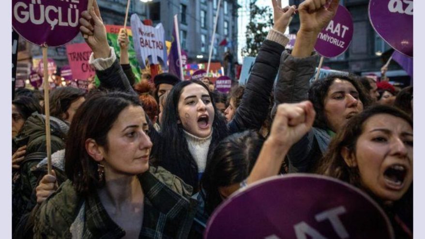 Women protest in Istanbul.jpg